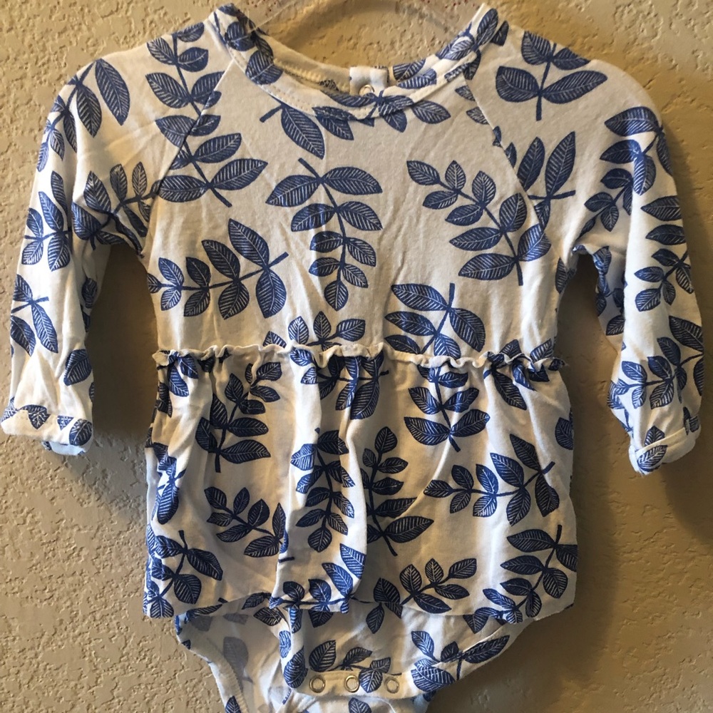 Spearmint long sleeve dress onesie 6-12mon